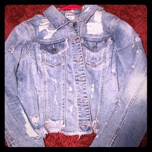 Distressed jean jacket🥶